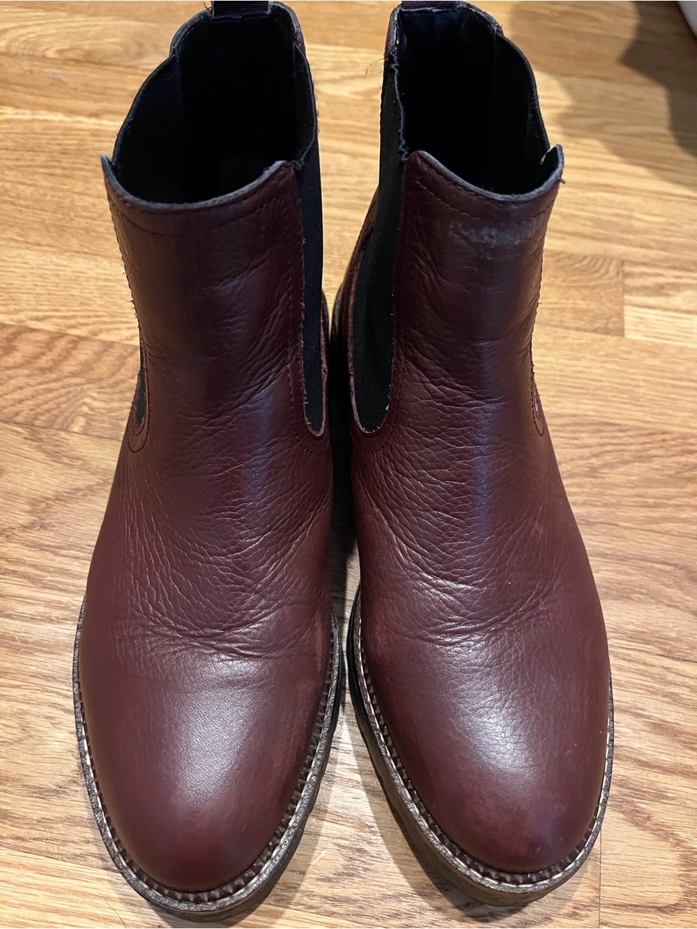 Caslon Women's Leather Chelsea Booties in Burgundy